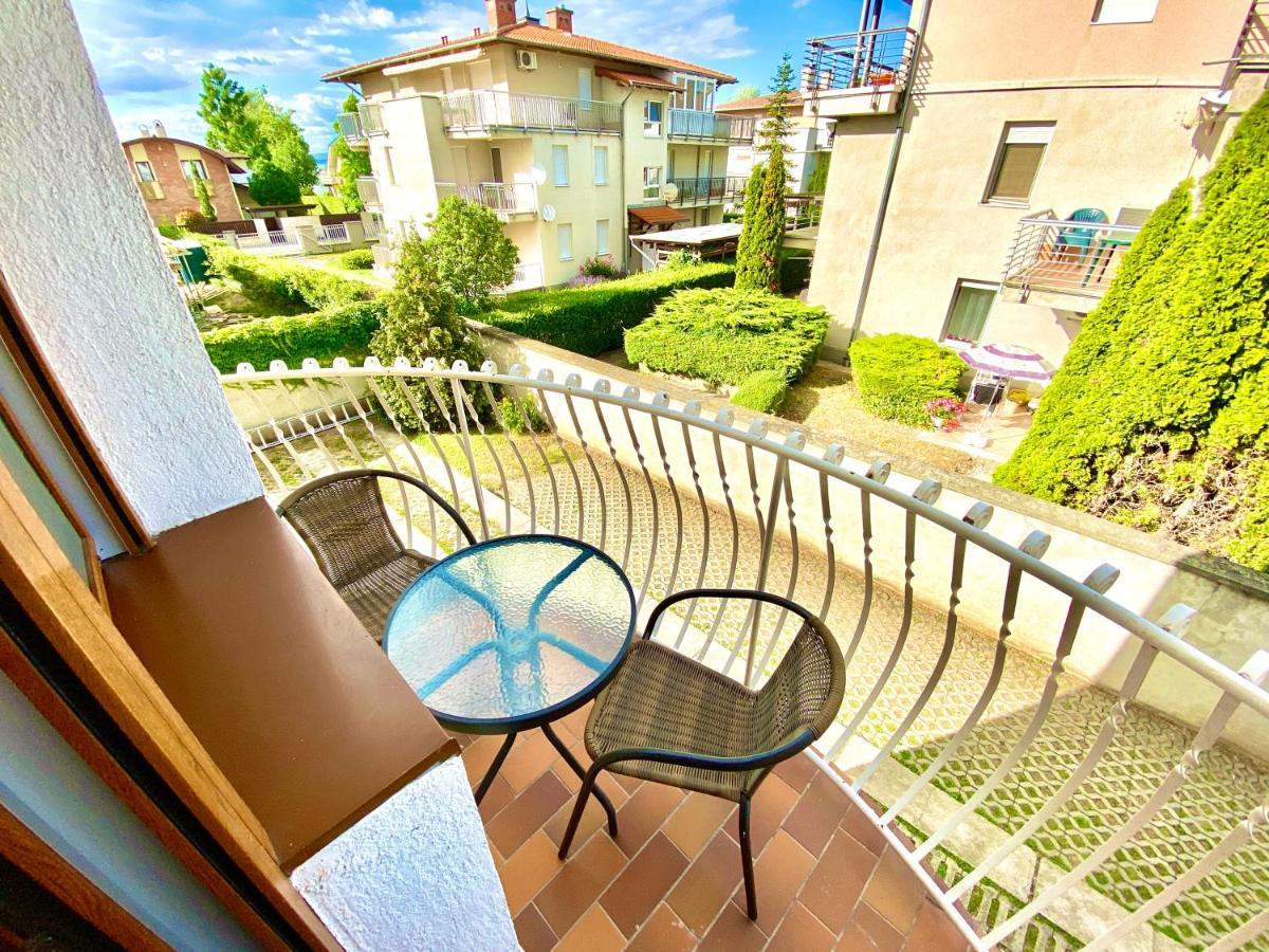 Unio Vendeghaz 1 Apartment Siofok Exterior photo
